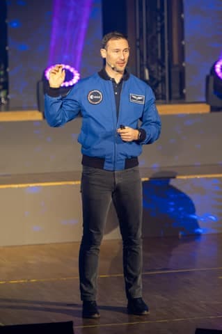 Slawosz Uznanski Wisniewski. IGNIS - Poland Reaches for the Stars. 16.12.2025
