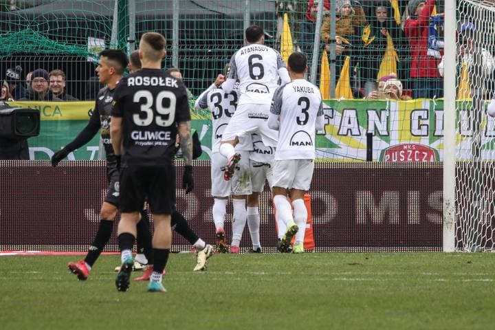 Football. PKO BP Ekstraklasa. Puszcza Niepolomice - Piast Gliwice. 16.03.2025