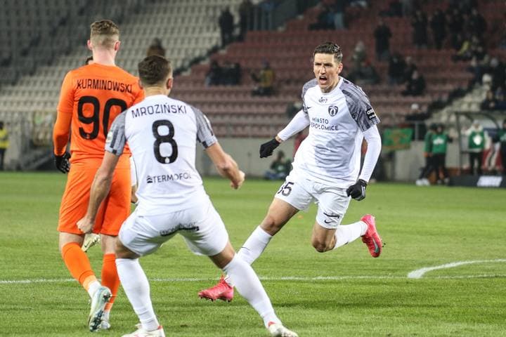 Football. PKO BP Ekstraklasa. Puszcza Niepolomice - Zaglebie Lubin. 10.02.2025