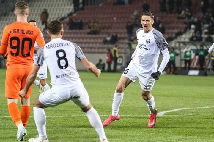 Football. PKO BP Ekstraklasa. Puszcza Niepolomice - Zaglebie Lubin. 10.02.2025
