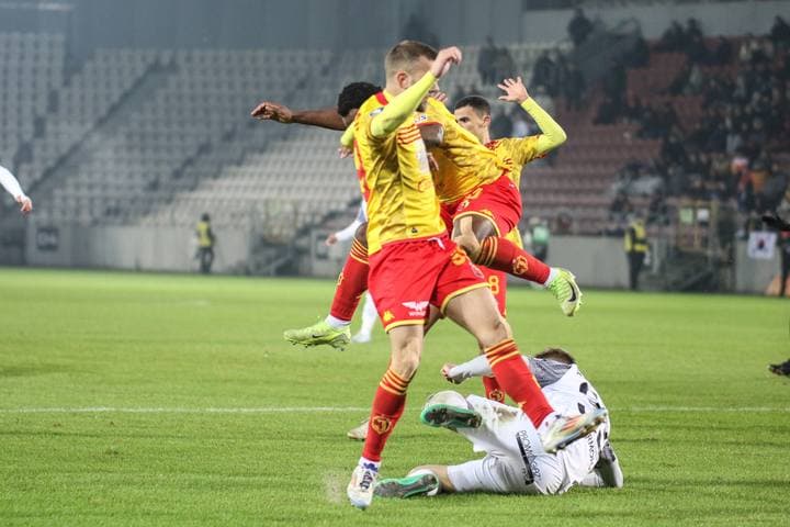 Football. PKO BP Ekstraklasa. Puszcza Niepolomice - Jagiellonia Bialystok. 08.12.2024