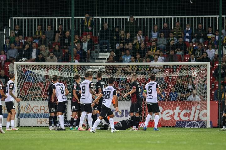 Pilka Nozna. Betclic 1 Liga. Puszcza Niepolomice - GKS Tychy. 21.08.2025