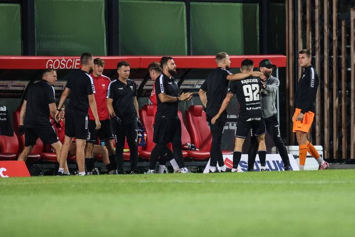 Pilka Nozna. Betclic 1 Liga. Puszcza Niepolomice - GKS Tychy. 21.08.2025