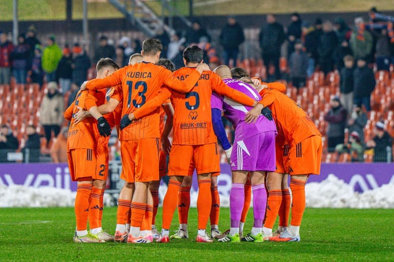 Football. PKO BP Ekstraklasa. Bruk-Bet Termalica Nieciecza - Arka Gdynia. 21.11.2025