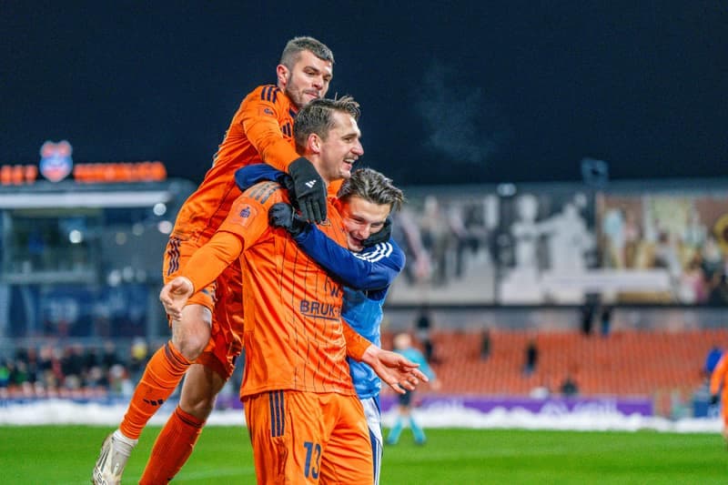 Football. PKO BP Ekstraklasa. Bruk-Bet Termalica Nieciecza - Arka Gdynia. 21.11.2025