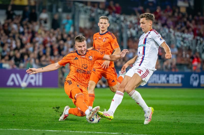 Football. PKO BP Ekstraklasa. Bruk-Bet Termalica Nieciecza - Rakow Czestochowa. 17.08.2025