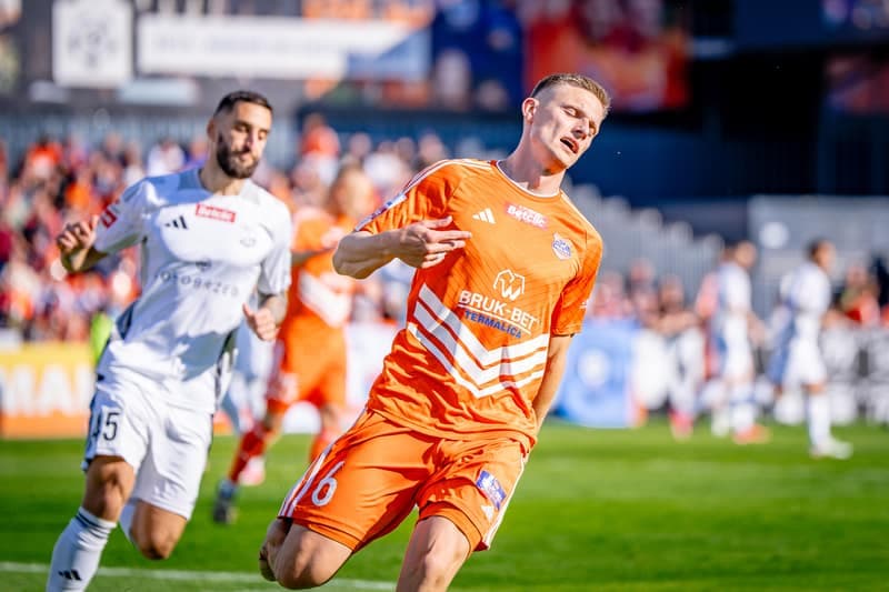 Football. Betclic I Liga. Bruk-Bet Termalica Nieciecza - Kotwica Kolobrzeg. 25.04.2025