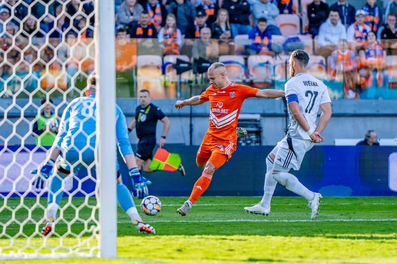 Football. Betclic I Liga. Bruk-Bet Termalica Nieciecza - Kotwica Kolobrzeg. 25.04.2025