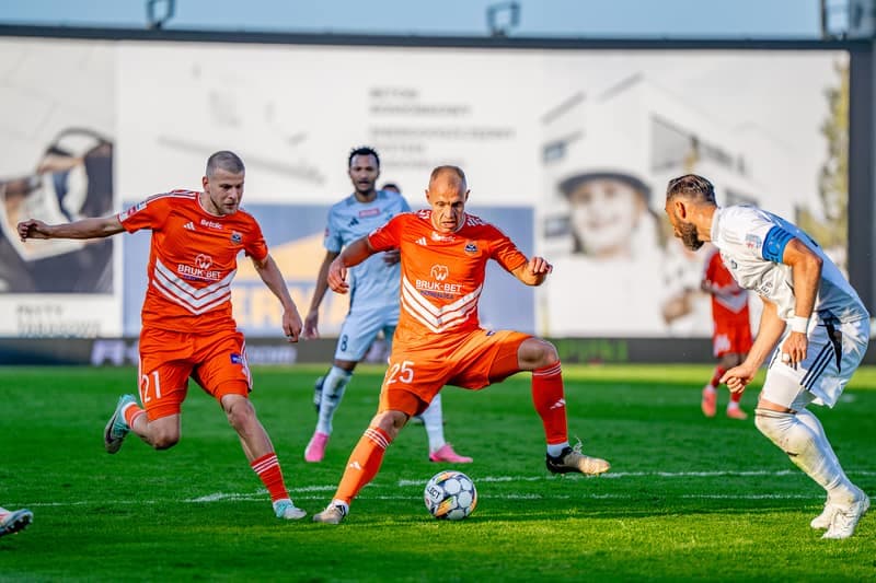Football. Betclic I Liga. Bruk-Bet Termalica Nieciecza - Kotwica Kolobrzeg. 25.04.2025