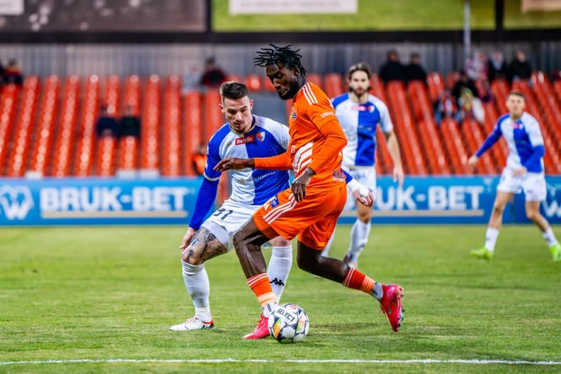 Football. Betclic 1 Liga. Bruk-Bet Termalica Nieciecza - Pogon Siedlce. 22.02.2025