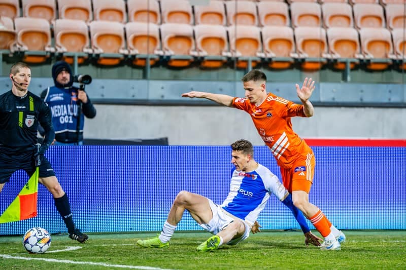 Football. Betclic 1 Liga. Bruk-Bet Termalica Nieciecza - Pogon Siedlce. 22.02.2025