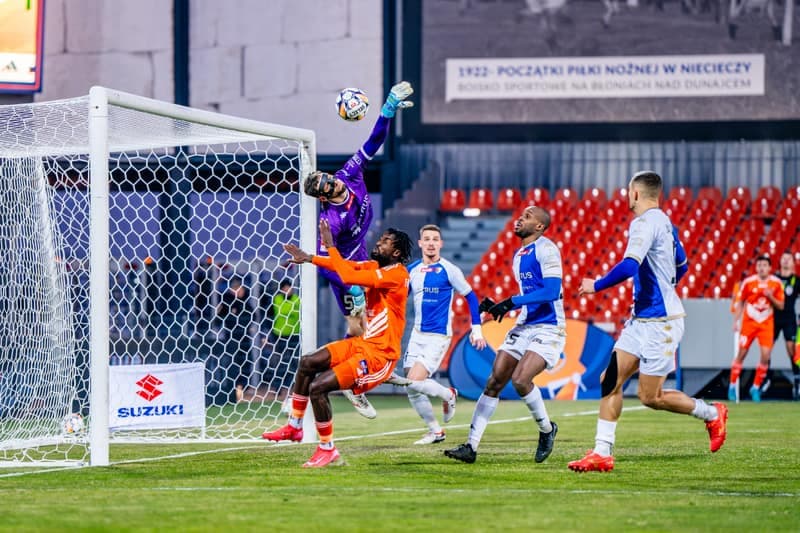 Football. Betclic 1 Liga. Bruk-Bet Termalica Nieciecza - Pogon Siedlce. 22.02.2025