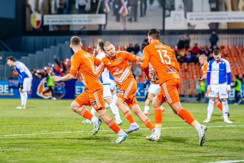 Football. Betclic 1 Liga. Bruk-Bet Termalica Nieciecza - Pogon Siedlce. 22.02.2025