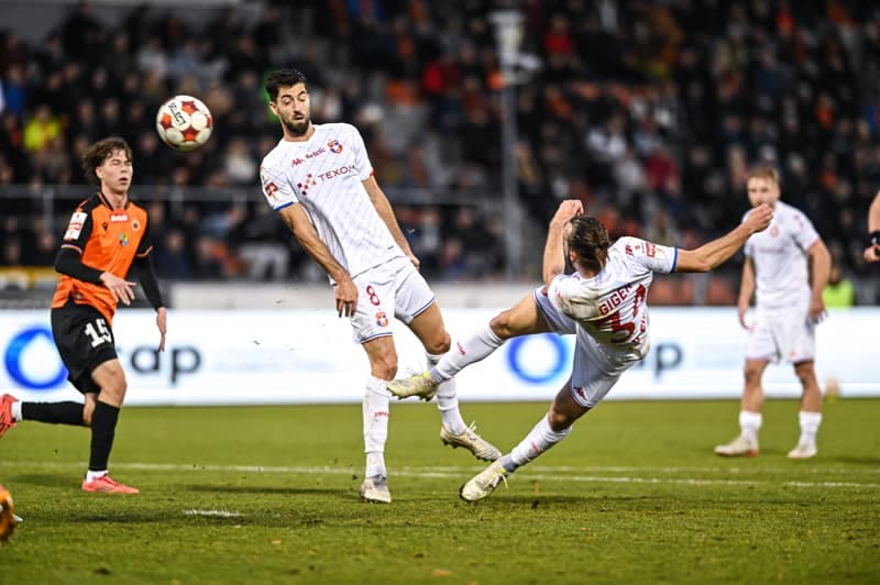 Football. Betclic 1 Liga. Chrobry Glogow - Wisla Krakow. 02.11.2025