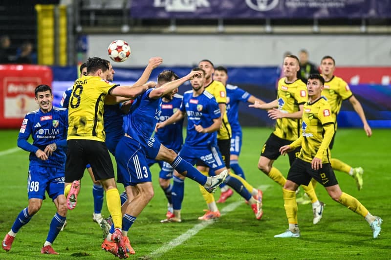 Football. Betclic 1 Liga. Miedz Legnica - Wieczysta Krakow. 02.11.2025