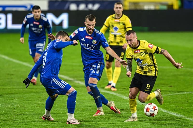 Football. Betclic 1 Liga. Miedz Legnica - Wieczysta Krakow. 02.11.2025