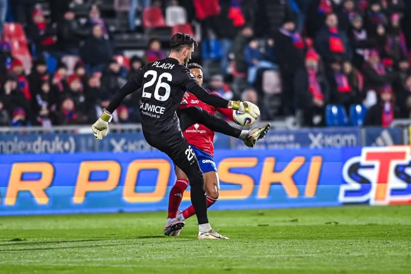 Football. PKO BP Ekstraklasa. Rakow Czestochowa - Piast Gliwice. 22.11.2025