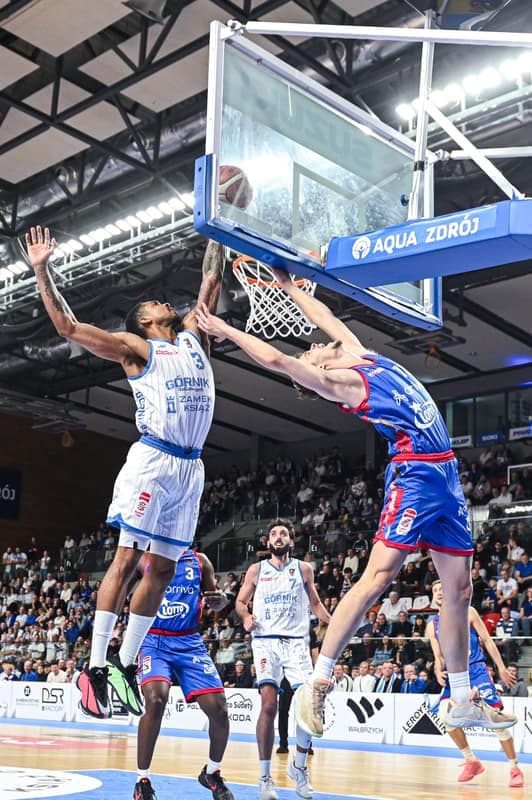 Basketball. Orlen Basket Liga. Gornik Walbrzych - Twarde Pierniki Torun. 27.12.2025