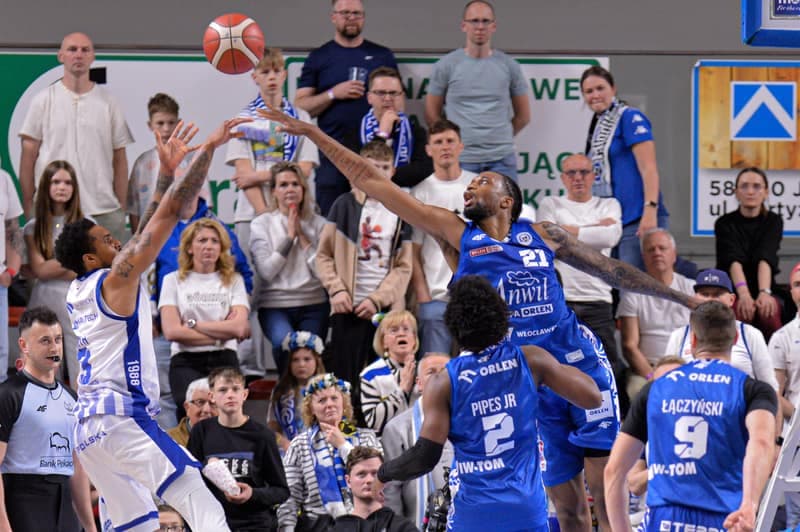 Basketball. Orlen Basket Liga. Gornik Walbrzych - Anwil Wloclawek. 06.04.2025