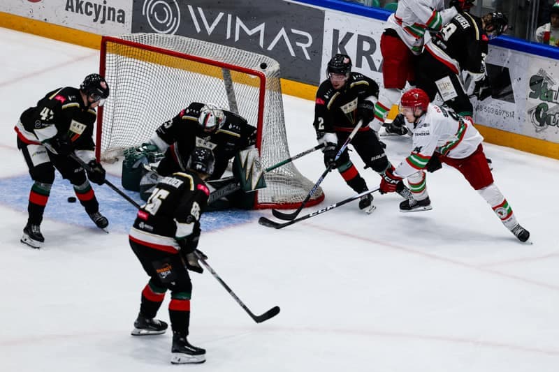 Ice Hockey. Tauron Hockey League. ECB Zaglebie Sosnowiec - GKS Tychy. 16.03.2026