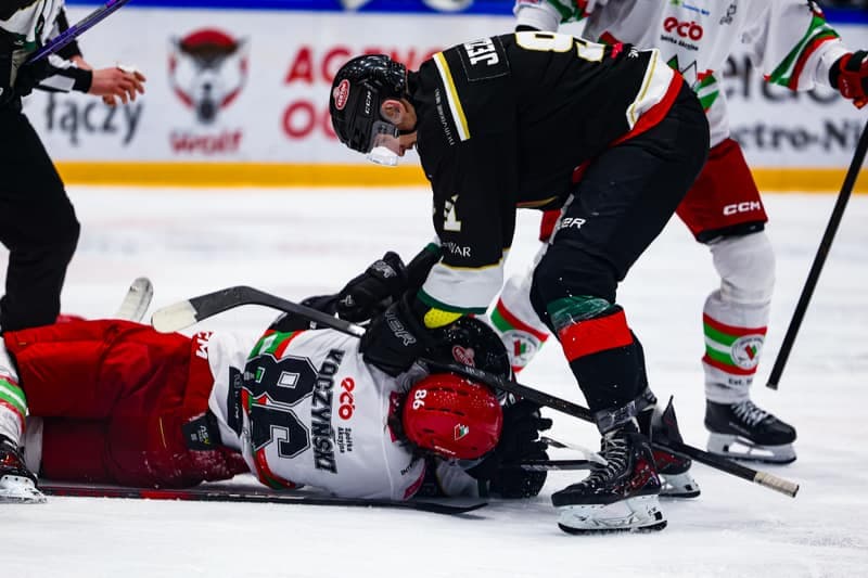 Ice Hockey. Tauron Hockey League. ECB Zaglebie Sosnowiec - GKS Tychy. 16.03.2026