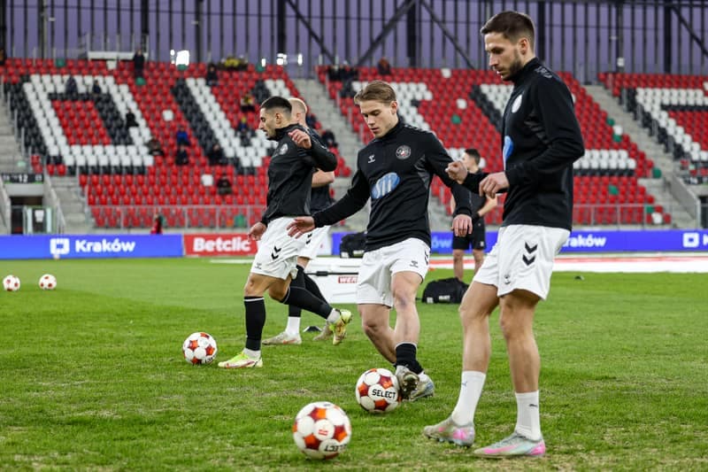 Football. Betclic 1 Liga. Wieczysta Krakow - Polonia Warszawa. 02.03.2026