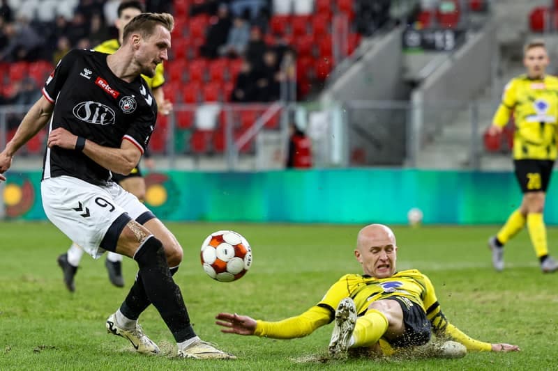 Football. Betclic 1 Liga. Wieczysta Krakow - Polonia Warszawa. 02.03.2026