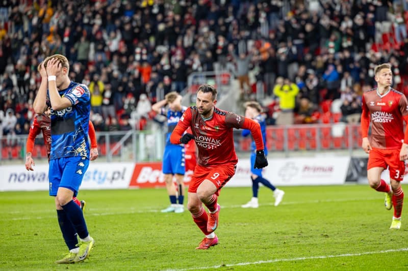 Football. Betclic 2 Liga. Zaglebie Sosnowiec - Olimpia Elblag. 05.04.2025
