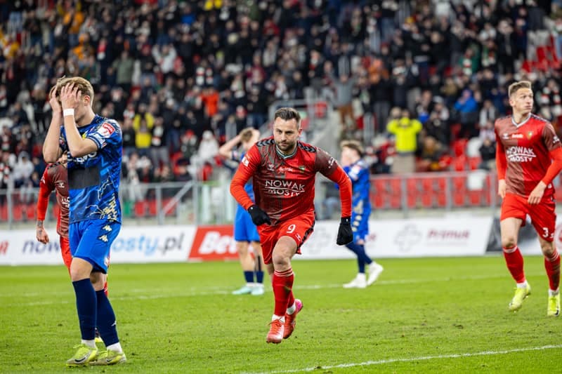 Football. Betclic 2 Liga. Zaglebie Sosnowiec - Olimpia Elblag. 05.04.2025