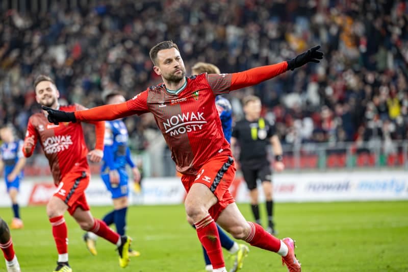 Football. Betclic 2 Liga. Zaglebie Sosnowiec - Olimpia Elblag. 05.04.2025