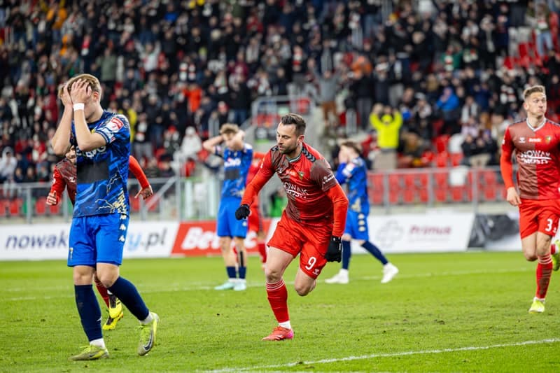 Football. Betclic 2 Liga. Zaglebie Sosnowiec - Olimpia Elblag. 05.04.2025
