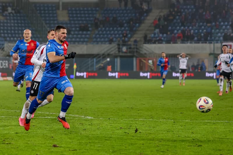 Football. PKO BP Ekstraklasa. Piast Gliwice - Legia Warsaw. 06.12.2025