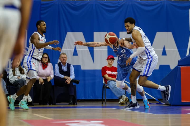 Basketball. ORLEN Basket Liga. MKS Dabrowa Gornicza - Gornik Walbrzych. 22.11.2025