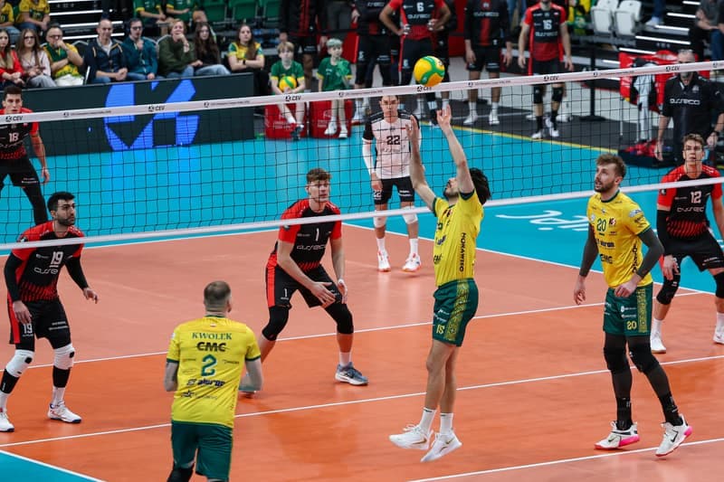 Volleyball. CEV Champions League. Aluron CMC Warta Zawiercie - Asseco Resovia Rzeszow. 10.12.2025