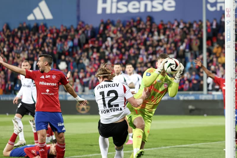 Football. PKO BP Ekstraklasa. Rakow Czestochowa - Legia Warsaw. 16.03.2025