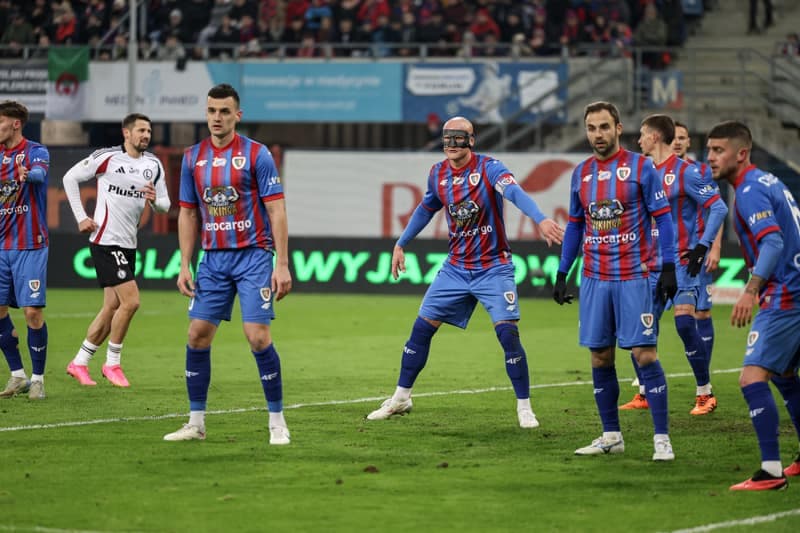 Football. PKO BP Ekstraklasa. Gornik Zabrze - Puszcza Niepolomice. 02.02.2025