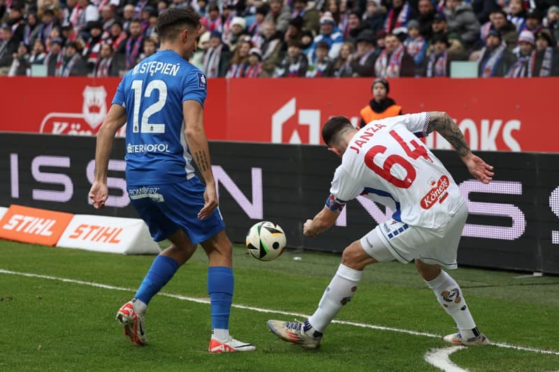 Football. PKO BP Ekstraklasa. Gornik Zabrze - Puszcza Niepolomice. 02.02.2025
