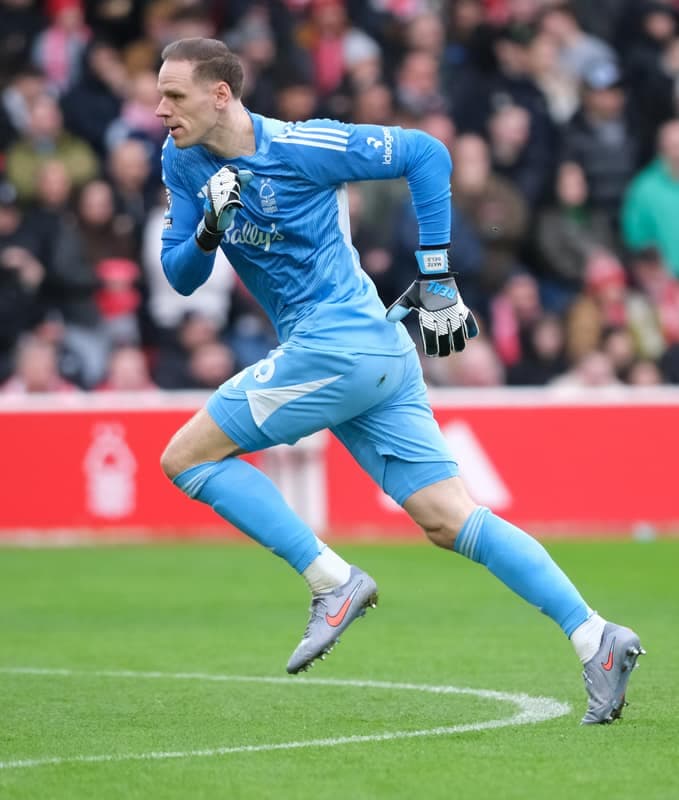 Football. Premier League. Nottingham Forest - Crystal Palace. 26.02.2001
