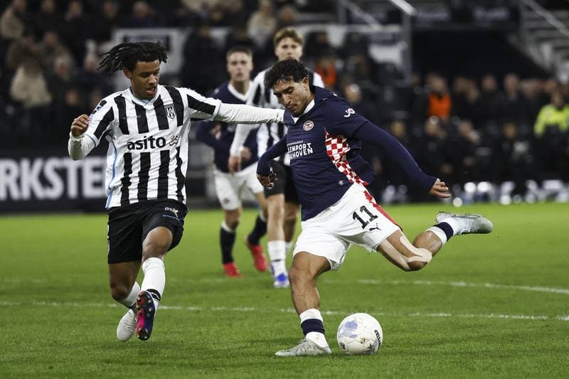 Football. Eredivisie. Heracles Almelo - PSV. 28.02.2026
