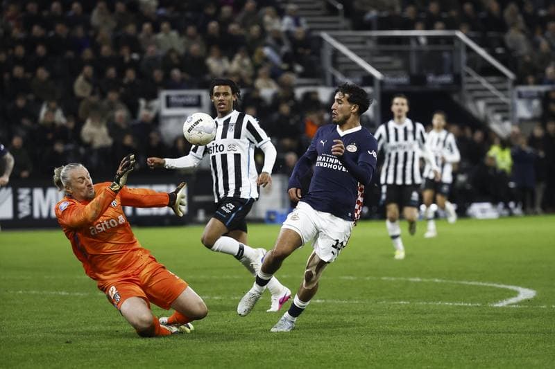 Football. Eredivisie. Heracles Almelo - PSV. 28.02.2026