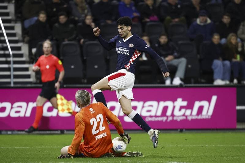 Football. Eredivisie. Heracles Almelo - PSV. 28.02.2026