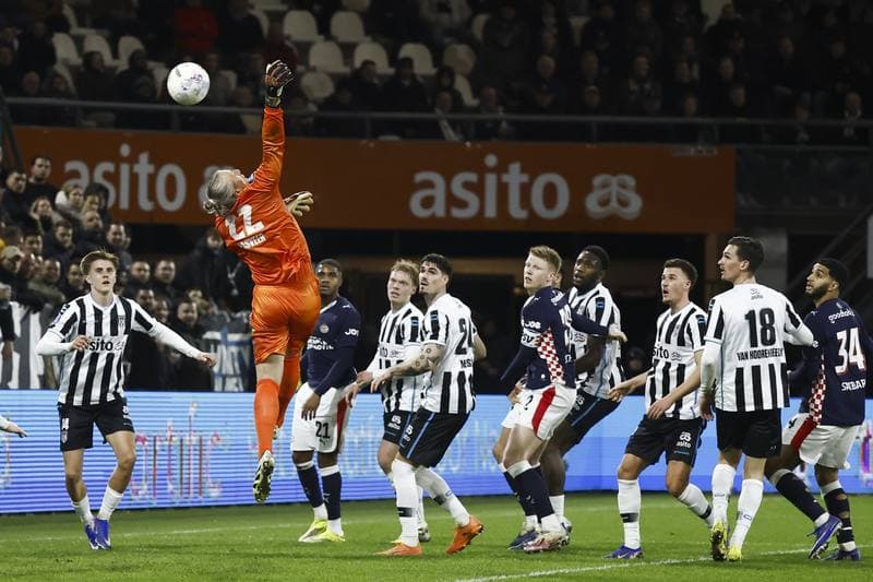 Football. Eredivisie. Heracles Almelo - PSV. 28.02.2026