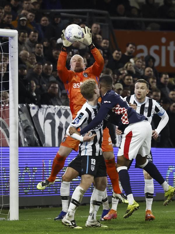 Football. Eredivisie. Heracles Almelo - PSV. 28.02.2026