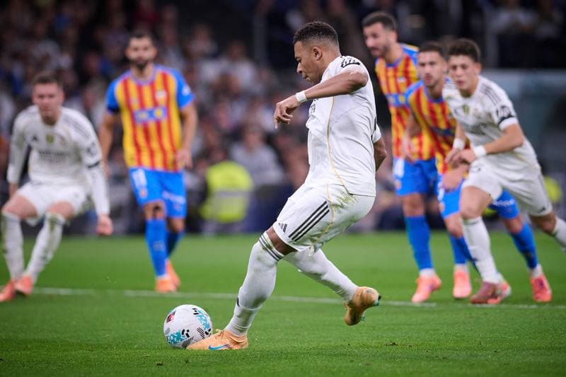 Football. La Liga. Real Madrid - Valencia. 01.11.2025