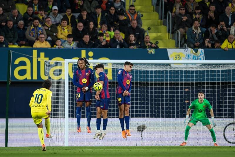 Football. La Liga. Villarreal CF - FC Barcelona. 21.12.2025