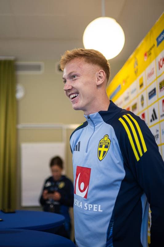 Football. Sweden. Mixed Zone. 08.10.2025