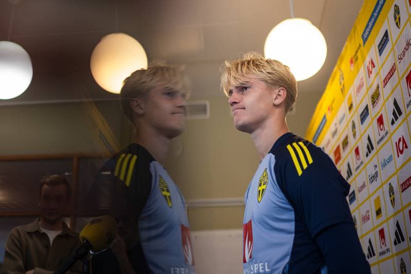 Football. Sweden. Mixed Zone. 08.10.2025