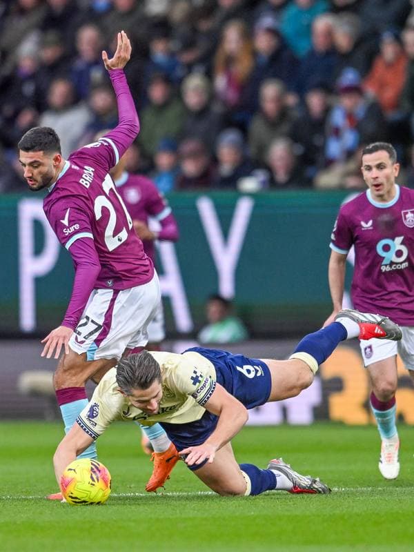 Football. Premier League. Burnley - Everton. 27.12.2025