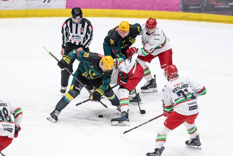 Ice Hockey. Tauron Hokej Liga. ECB Zaglebie Sosnowiec - GKS Katowice. 31.10.2025