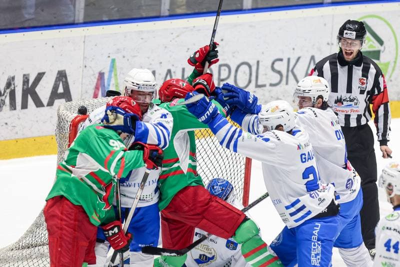 Ice Hockey. Tauron Hokej Liga. KS Unia Oswiecim - ECB Zaglebie Sosnowiec. 14.11.2025